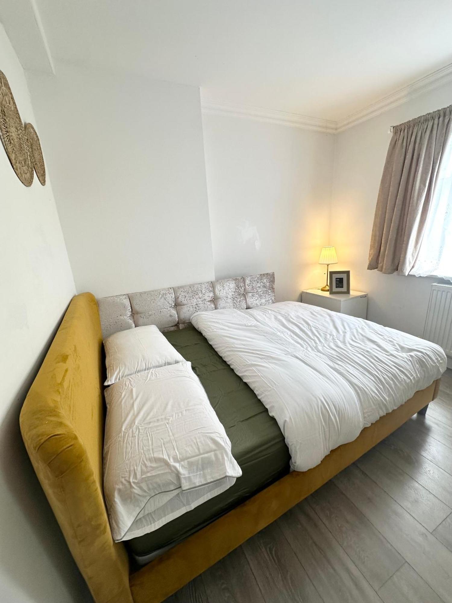 Beautiful Home In London With Easy Access To Central London Sutton  Exterior photo