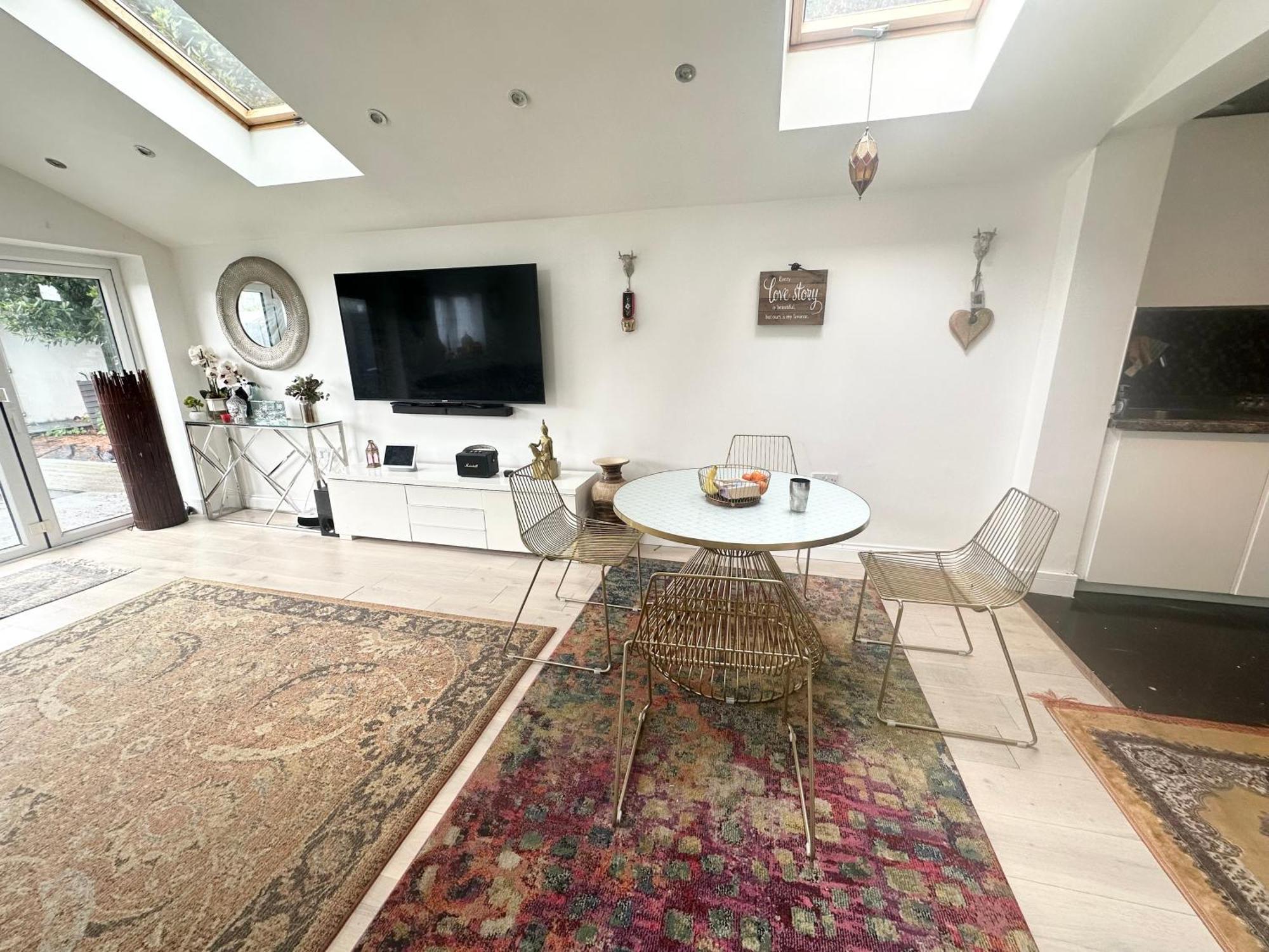 Beautiful Home In London With Easy Access To Central London Sutton  Exterior photo