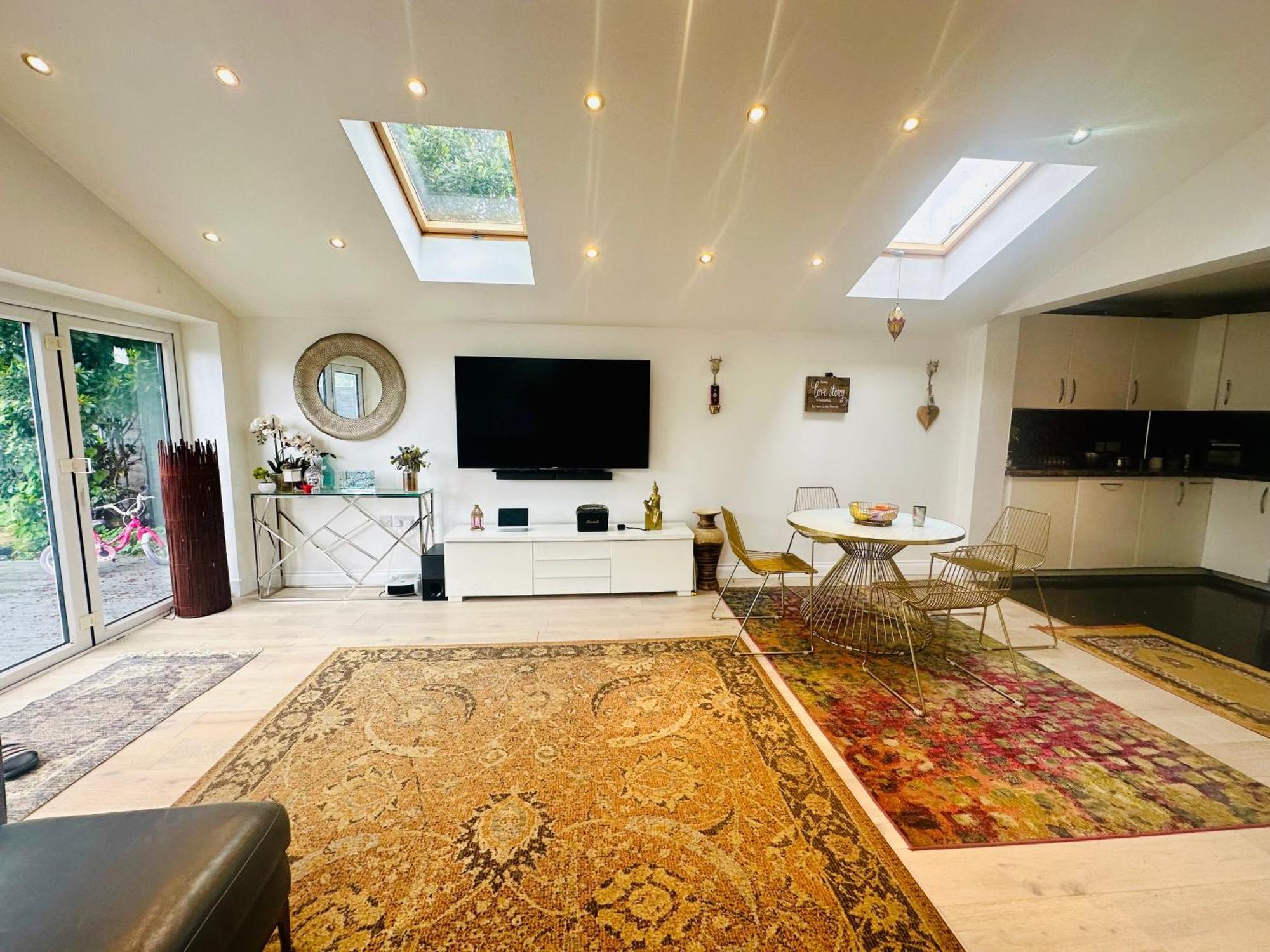 Beautiful Home In London With Easy Access To Central London Sutton  Exterior photo