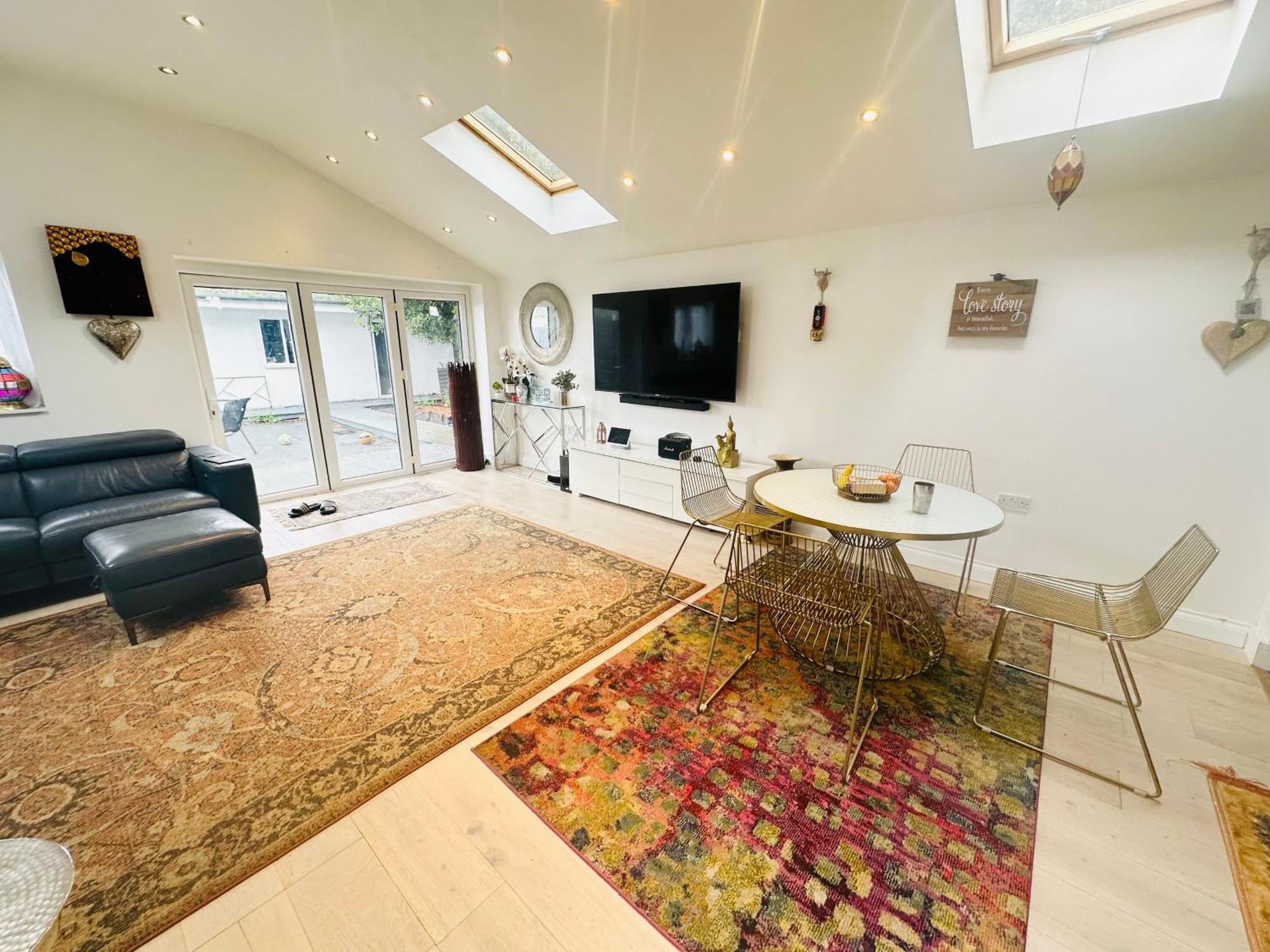 Beautiful Home In London With Easy Access To Central London Sutton  Exterior photo